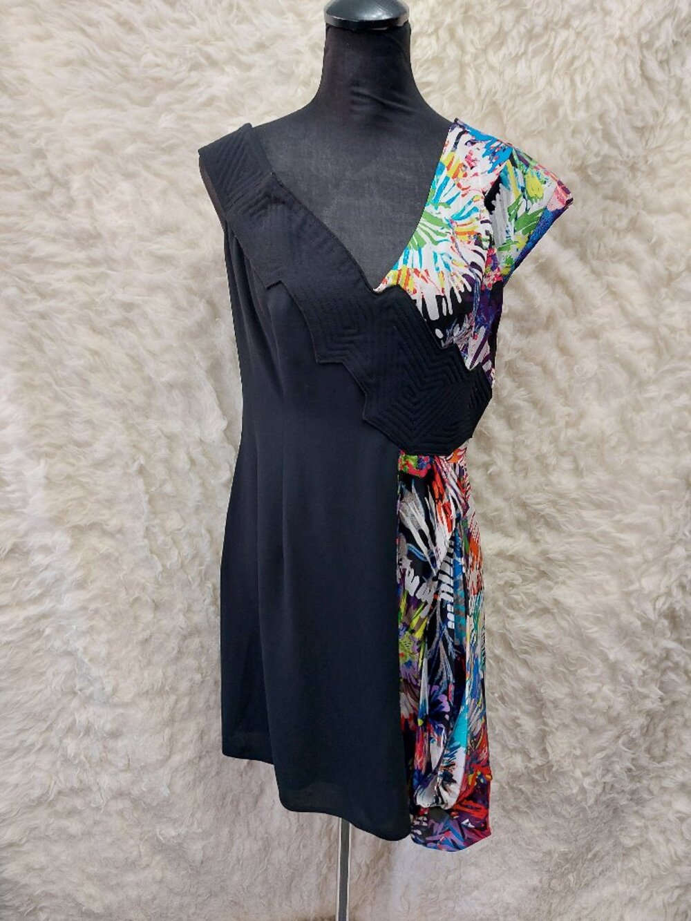BCBG MAX AZRIA RUNWAY Dress Black Base Colorful Asymmetrical Floral Panel 10